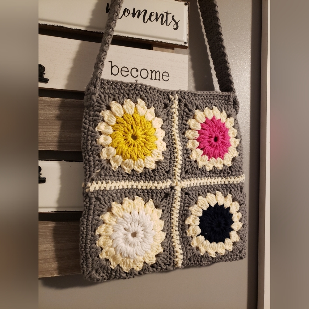 Sophia Shoulder Bag Handcrochet - Picture 2 of 5
